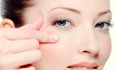 Cómo rejuvenecer la piel alrededor de tus ojos